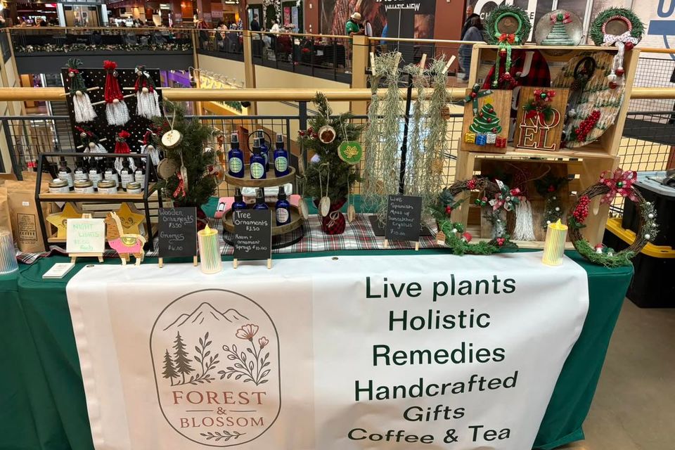 Forest and blossom table3