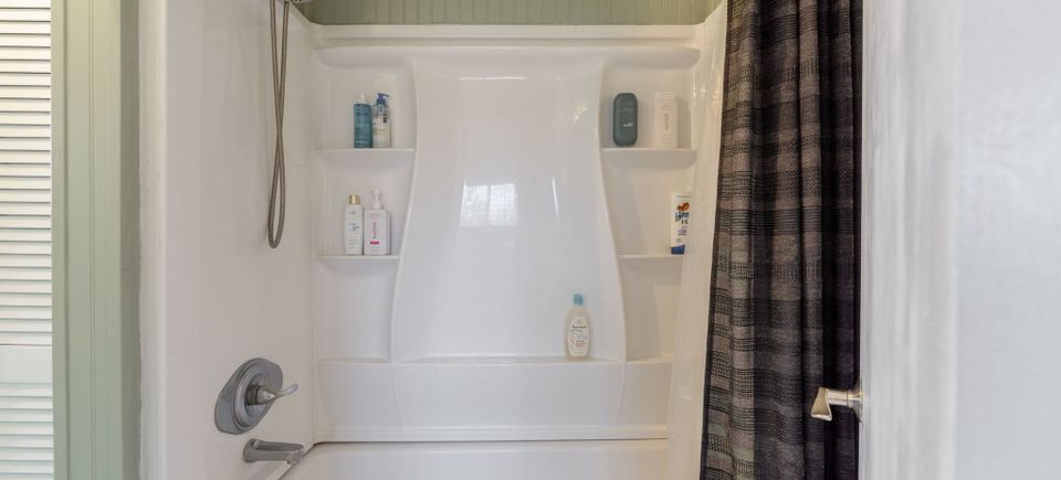 13 web or mls 201 edwards ave 14