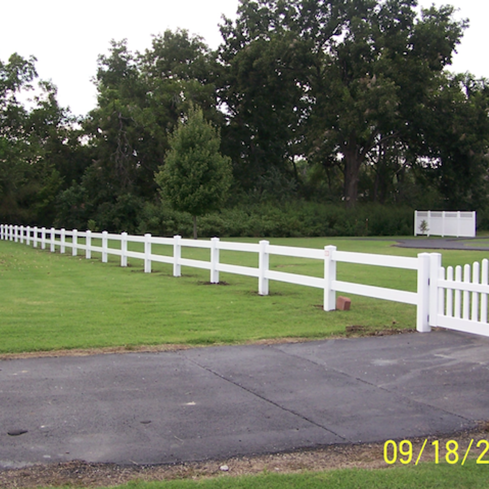 Midland vinyl fence   deck company   tulsa and coweta  oklahoma   vinyl metal wood fence sales and installation   ranch rail   vinyl white ranch rail fence with 2 rails and scallop picket gate20170609 5047 1foxt9l