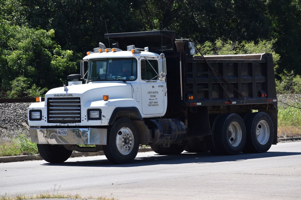 Dump truck 53e2dc4243 1920