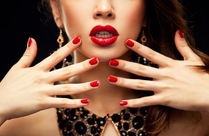 Lipstick and nail polish at lowest wholesale prices!