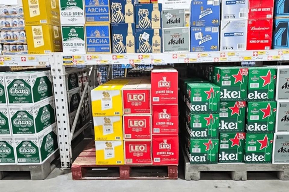 Thai beer on supermarket shelves 600nw 2492160803