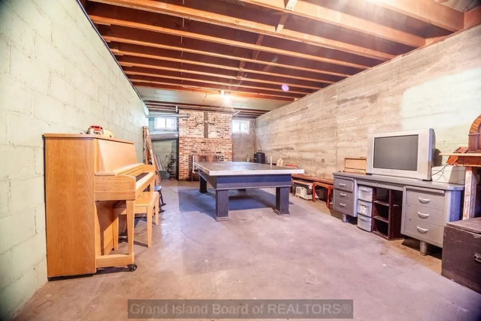 2104 w state st grand island d 7
