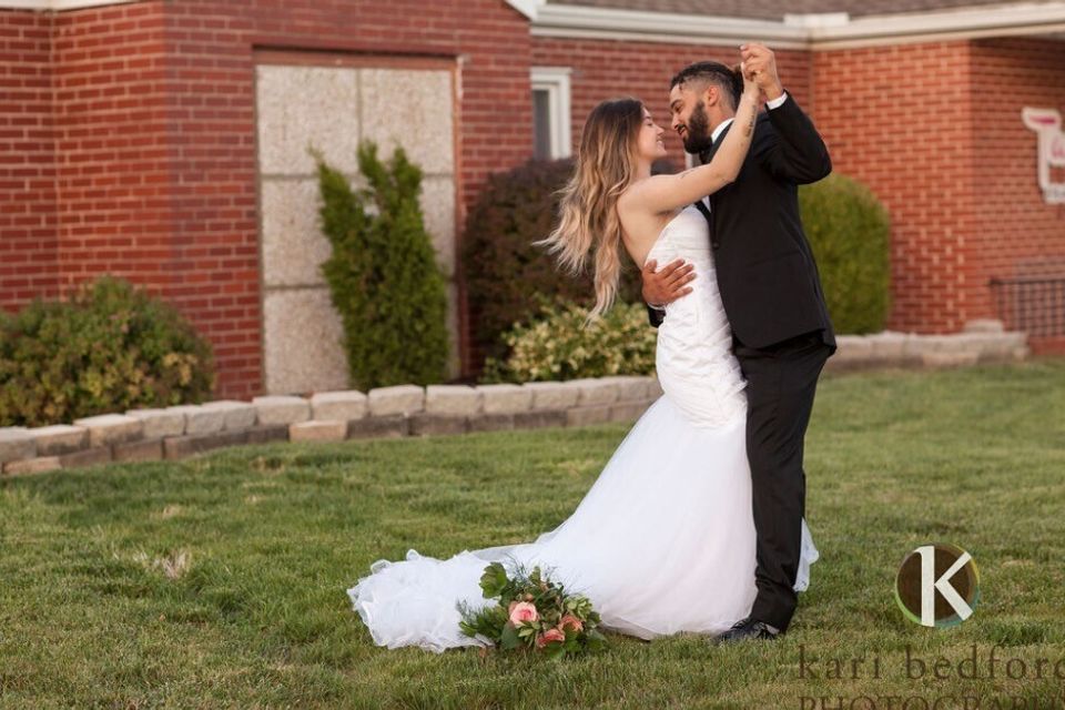 Tango wedding couple street view