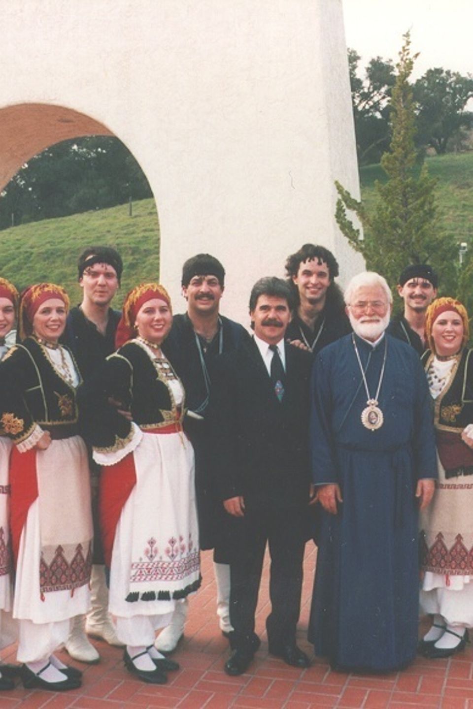 1995 skoulas mii group pose 175