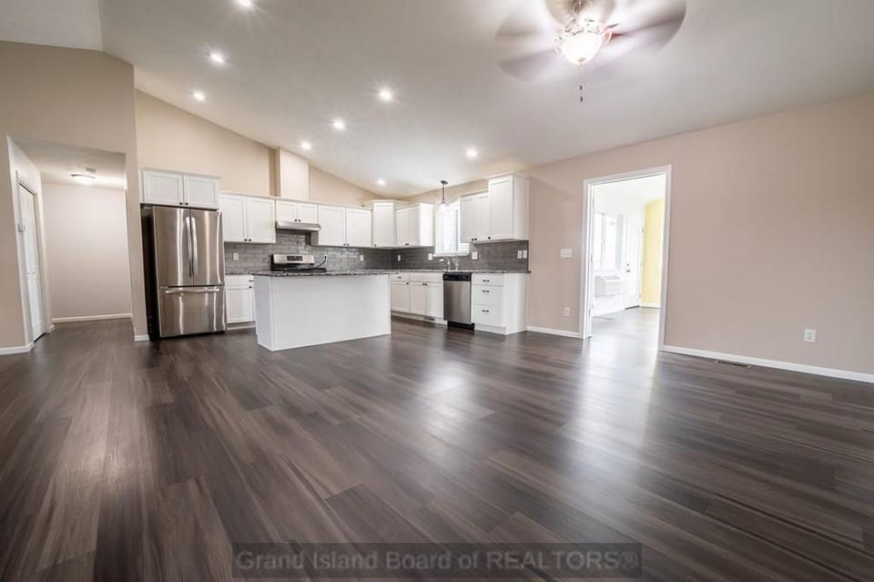 2104 ebony lane grand island a 6