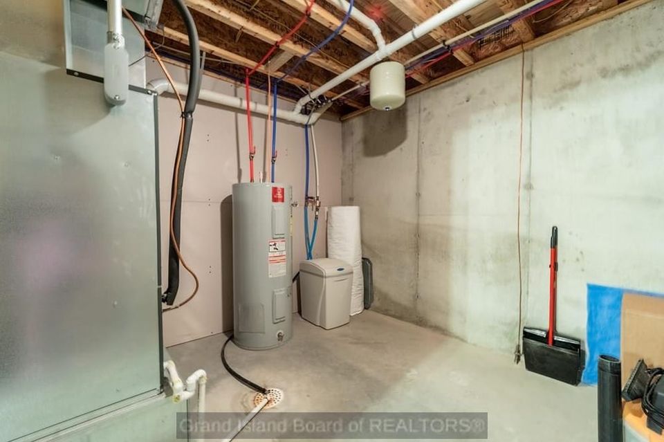 817 esther st fullerton ne e 2