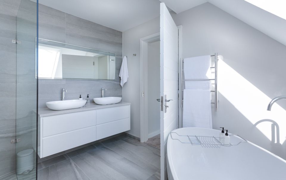 Modern minimalist bathroom g79ed7beed 1920