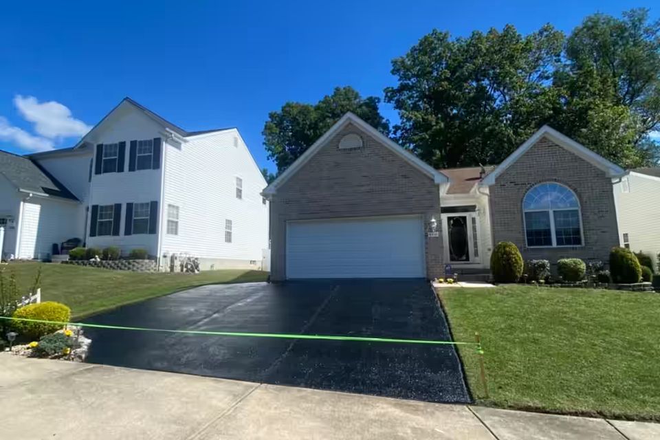 asphalt paving driveway