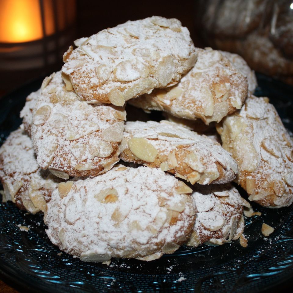 Italian almond biscuits 2917746