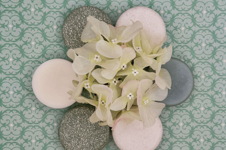 Lyness shampoo bars on decorative paper 2