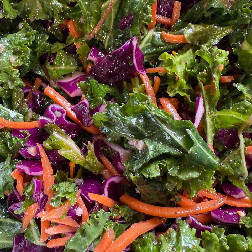 Kale red cabbage salad