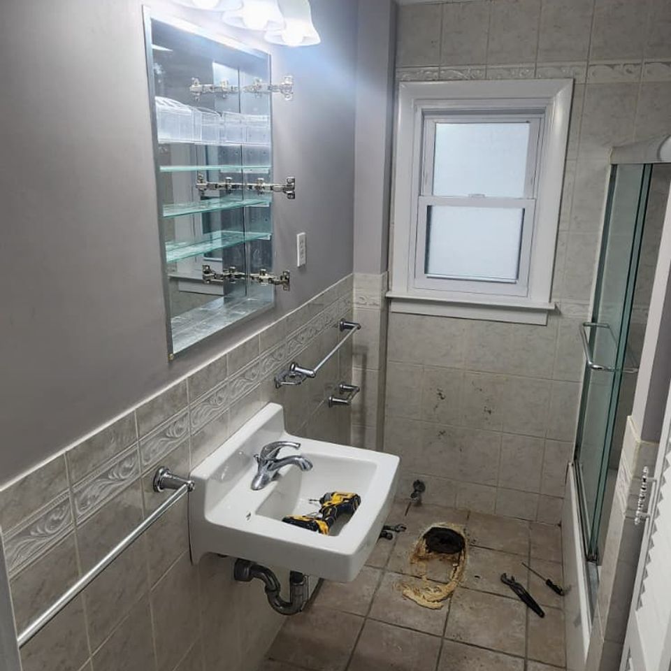 Before old bathroom