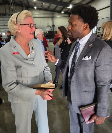 Mahoning Valley Republican Women’s Club with Lorenzo Sewell at an OFRW event
