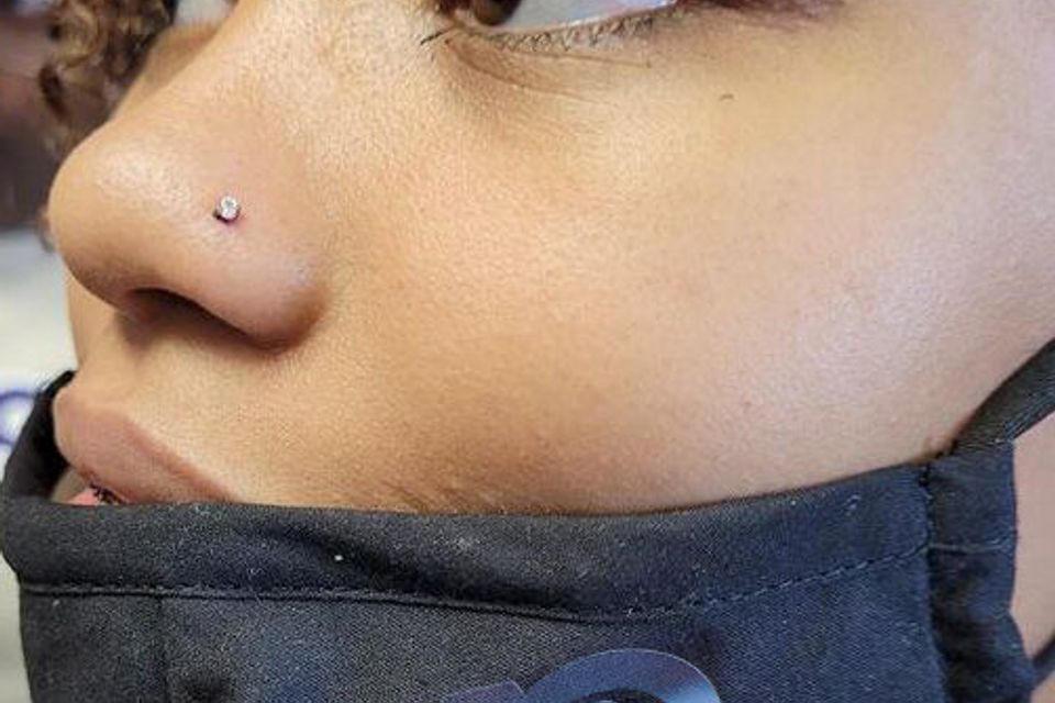 Barb nostril