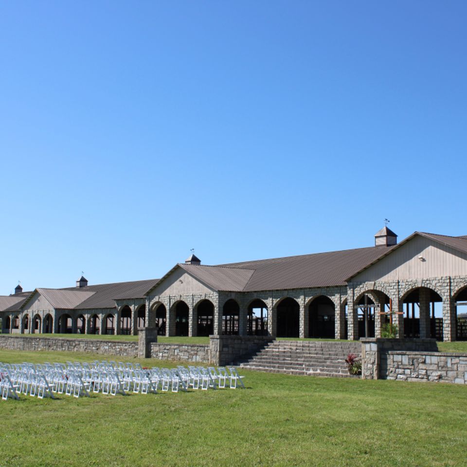 Palace of riverbend fayetteville tennessee outdoor wedding venue.jpeg