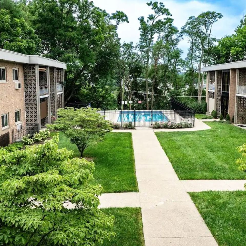 Courtyard1