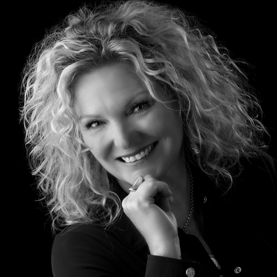 Bod   lisa varga  director