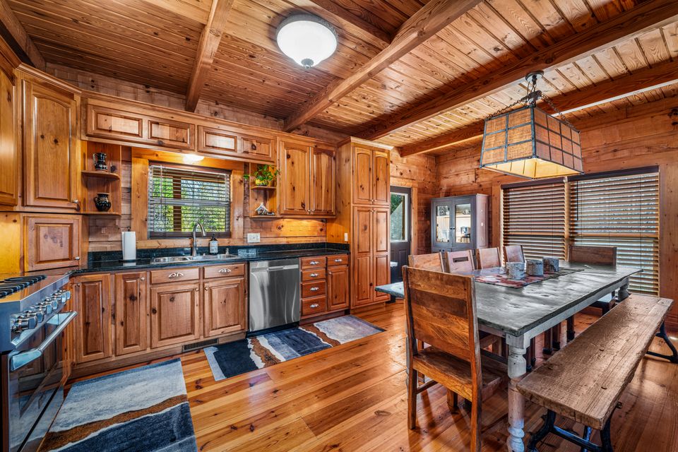 Beulah   full kitchen