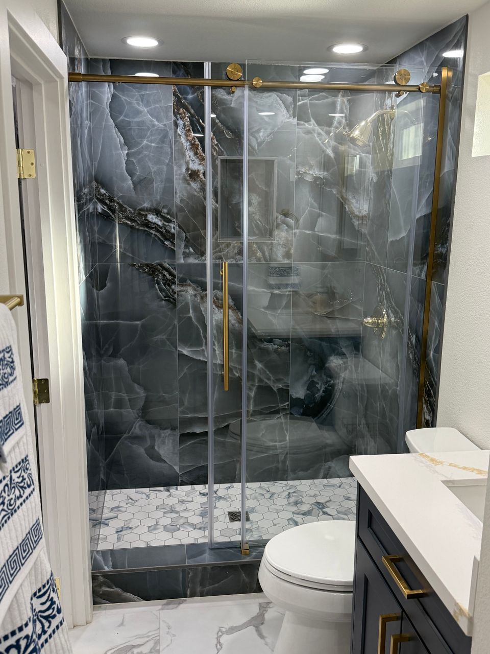 Adu shower