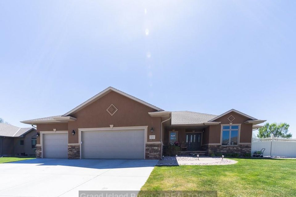4211 shanna st grand island  ne 68803 d 7