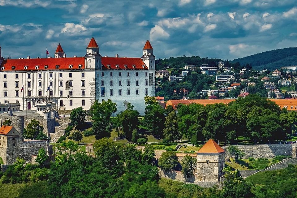 Bratislava 1905408 1280