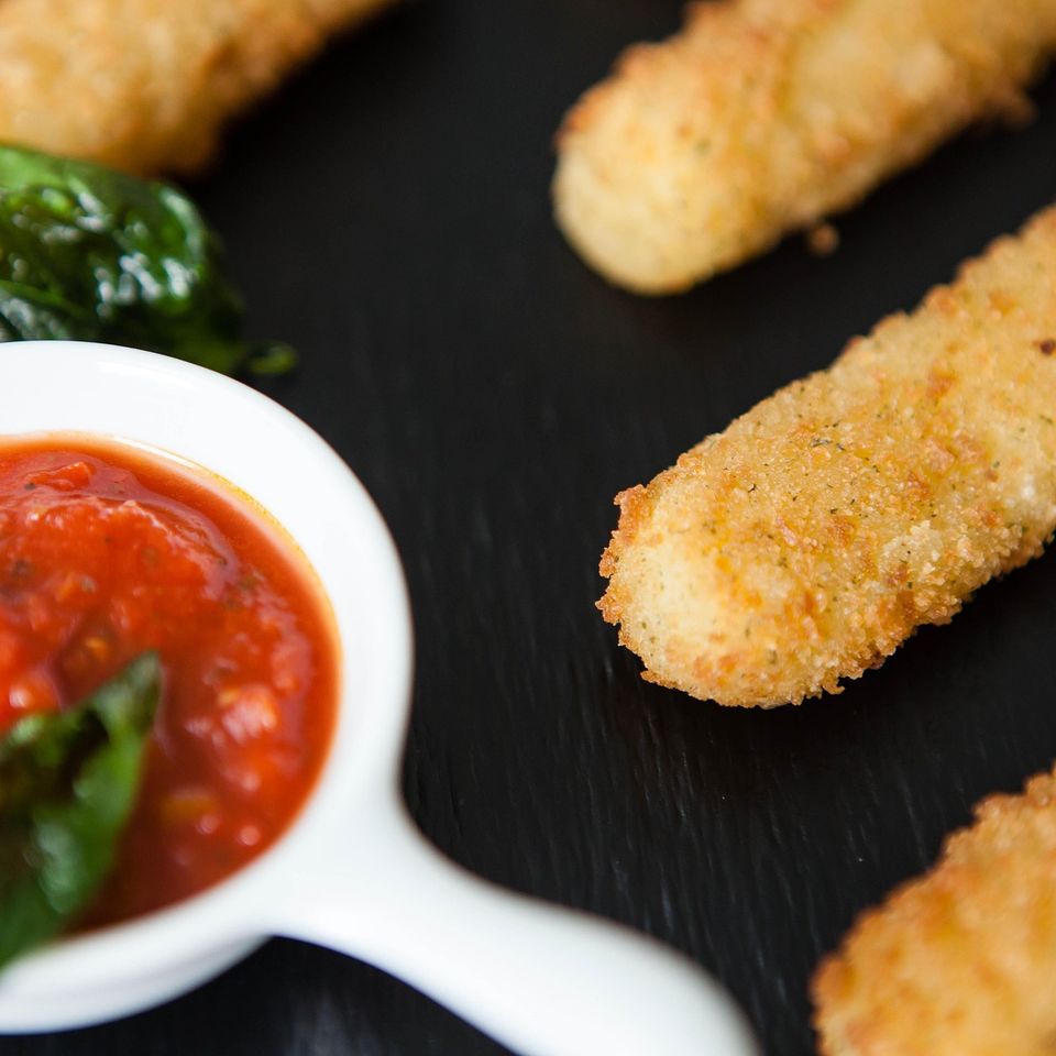 Mozzarella sticks g6e2564aa3 1920