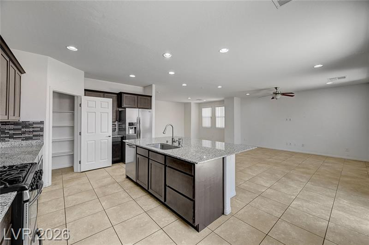 4620 High Anchor Street kitchen