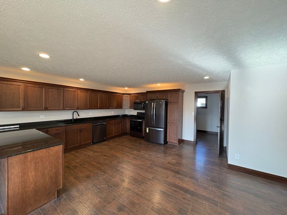 559 s main 