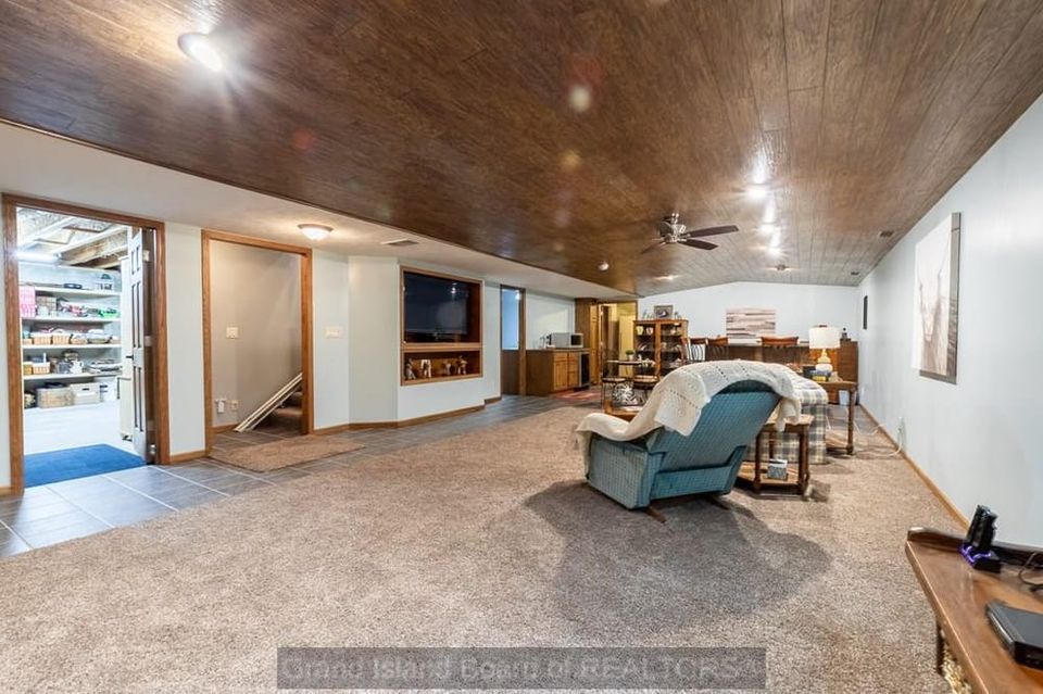 817 esther st fullerton ne c 4