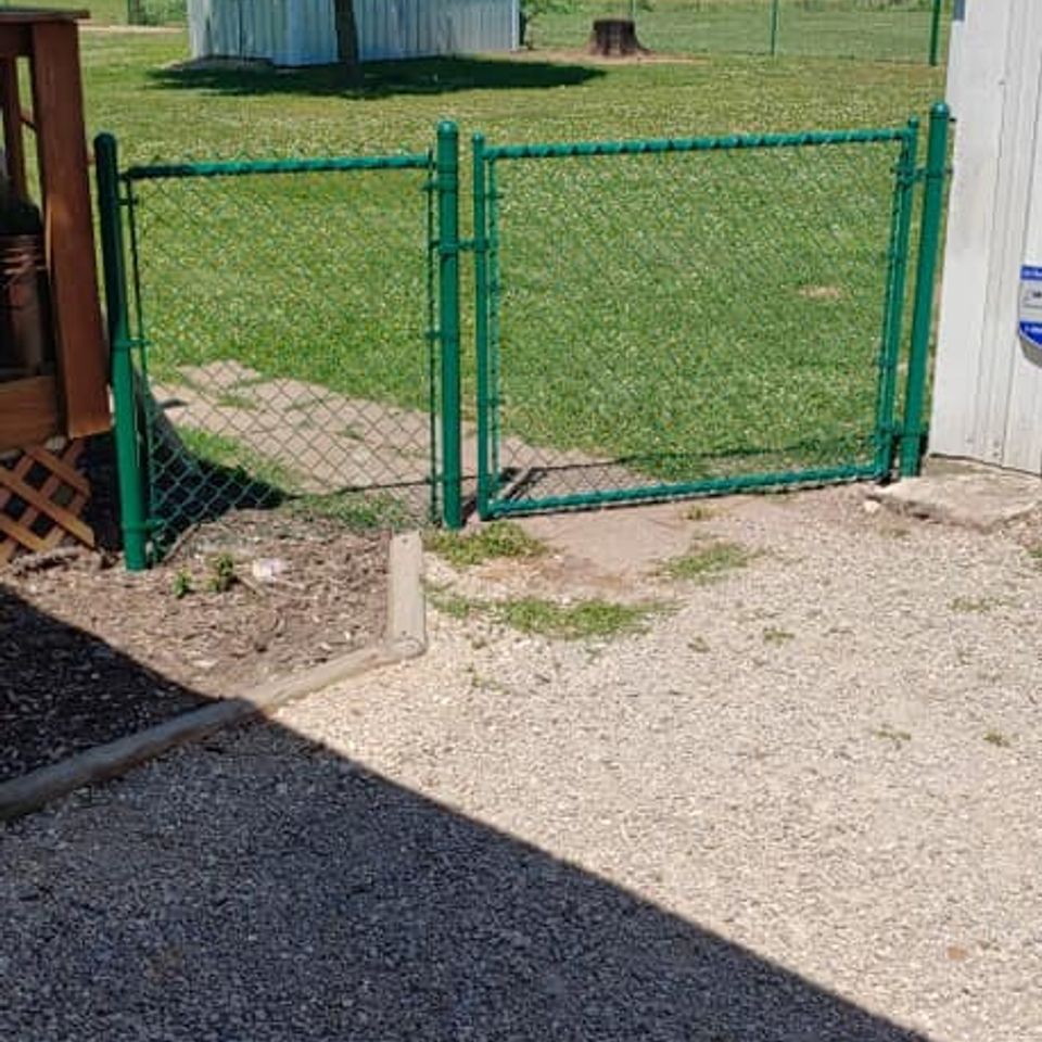 pvc coated chain link fence green