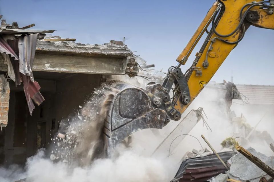 Demolition of a building