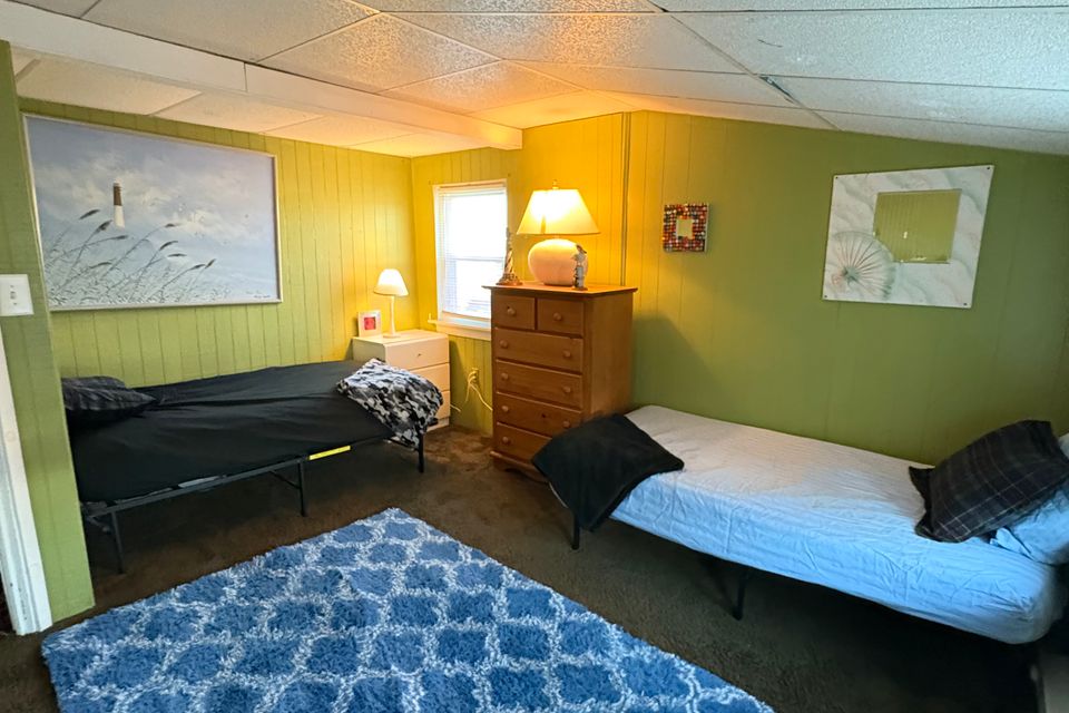 Spencer up 2 bed police rm