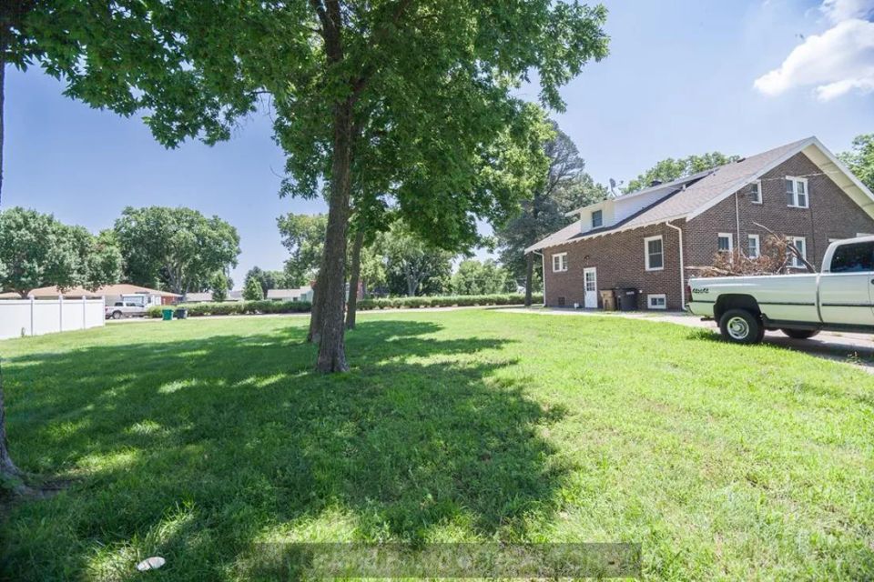 2104 w state st grand island f 7