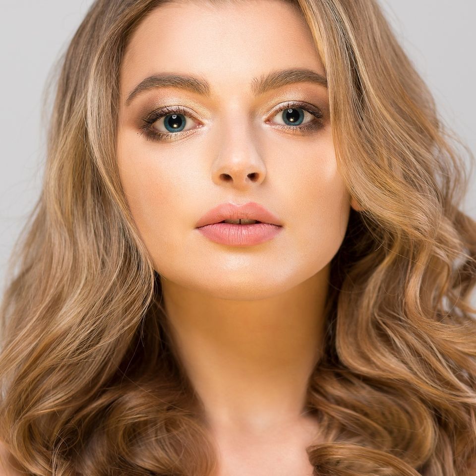 Woman g0a974760e 1920