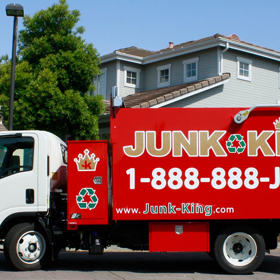 Nuredo magazine   tulsa  oklahoma   living   junk king  fall 2017 cover   junkking1420170925 7430 bu0gix