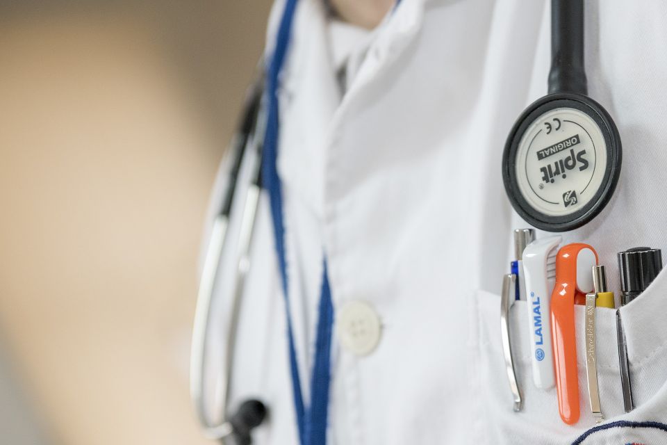 Doctor g8e193b934 1920