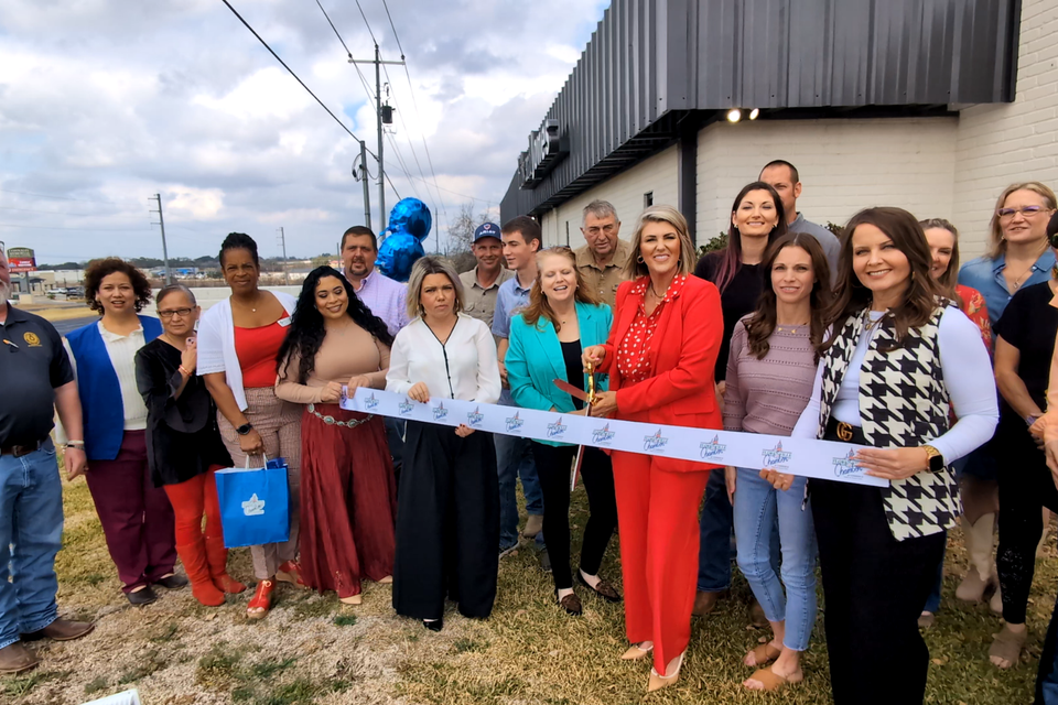 Ribbon cutting edward jones