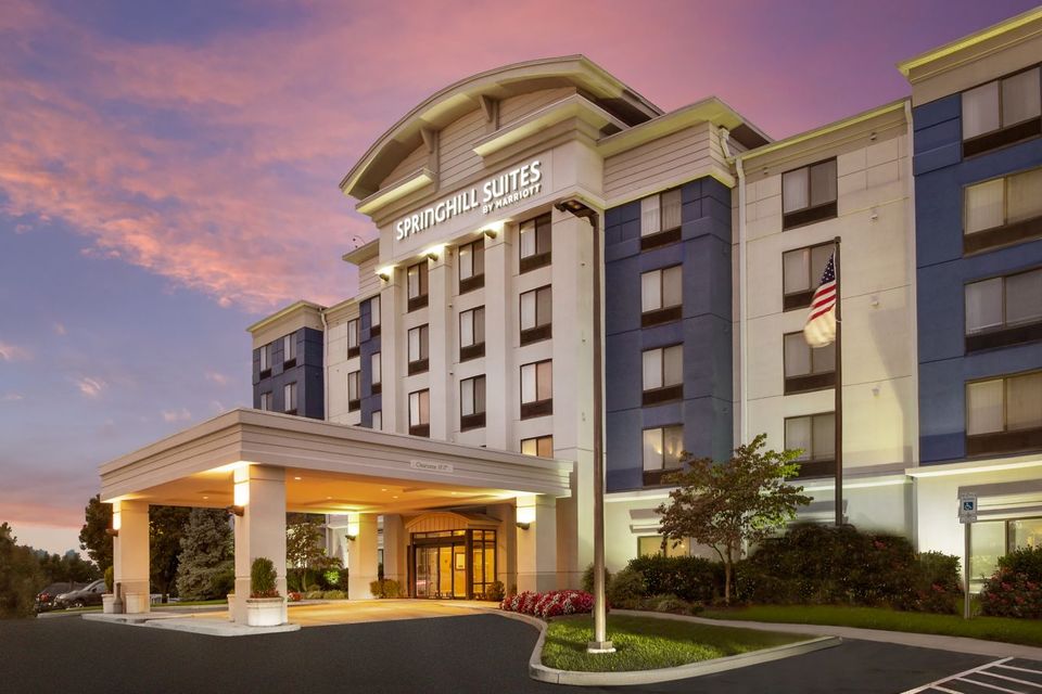 Sh hgrsh sunset exterior10463 46121 classic hor