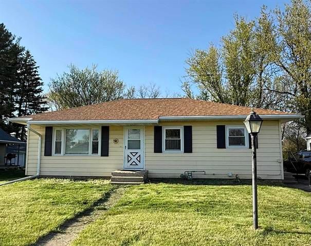 1043 w elm street