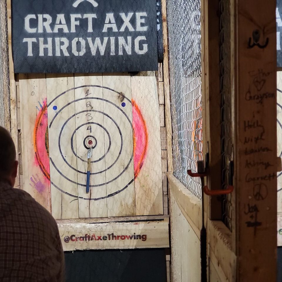 Axe throwing social6