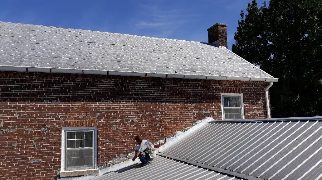 T & L Roofing - Business Photo