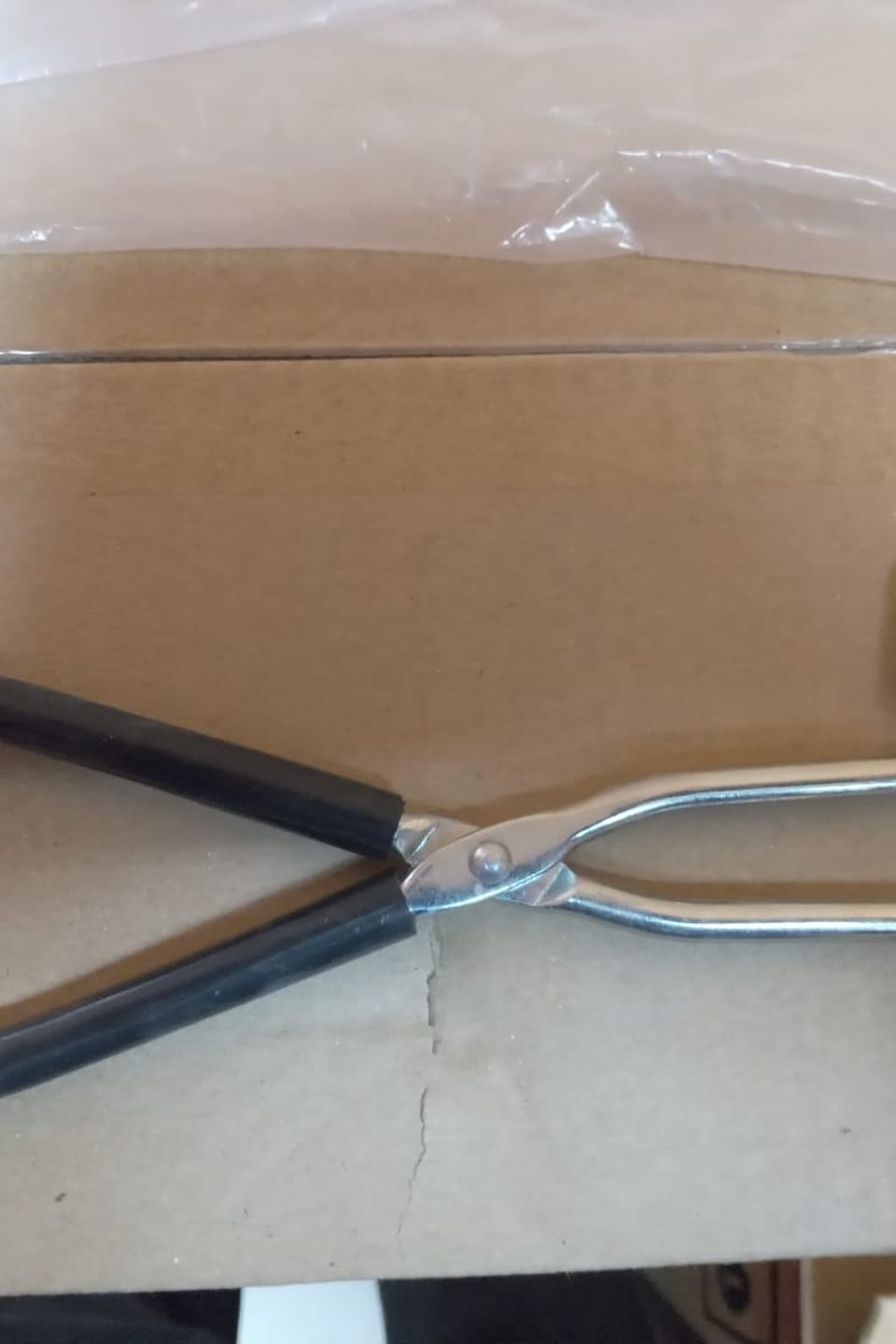 Beaker tongs