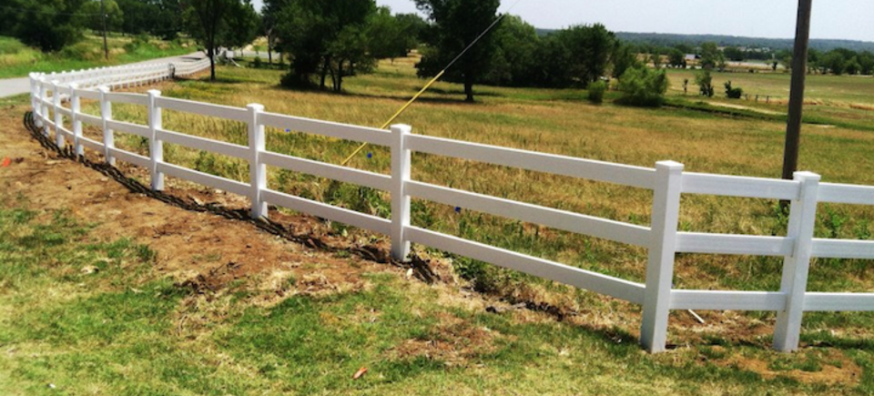 Midland vinyl fence   deck company   tulsa and coweta  oklahoma   vinyl metal wood fence sales and installation   ranch rail   vinyl white ranch rail fence with 3 rails   220170609 8389 1u1s3p2