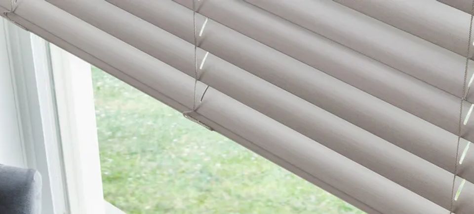 Horizontal blinds hero20150213 28055 10xoytv original