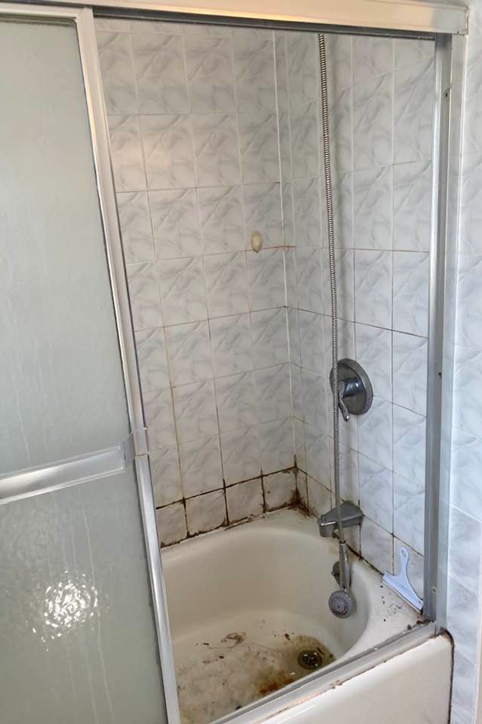 Bathroom before 2