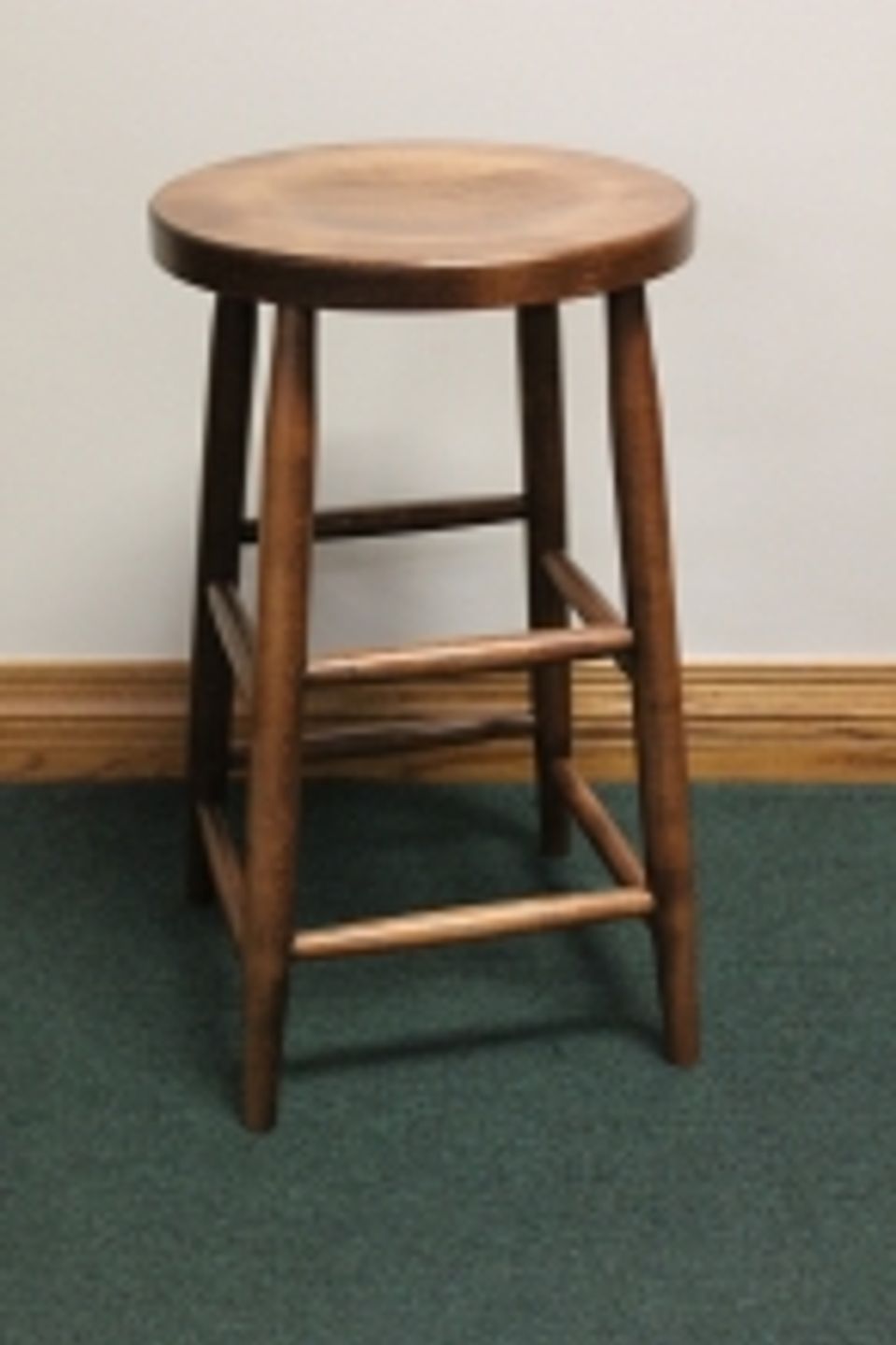 Pion. plain leg stool