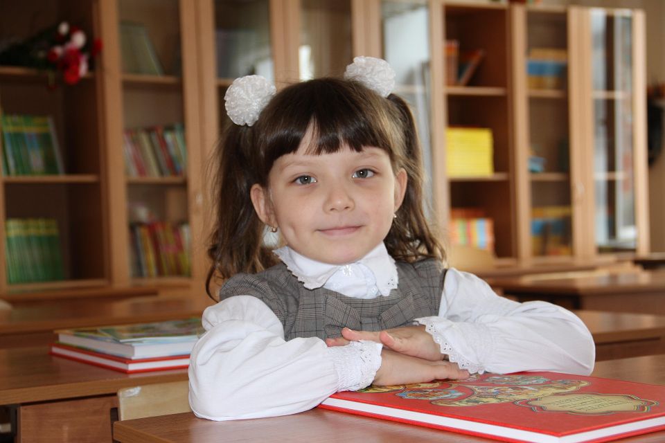 Schoolgirl g6611f861d 1920