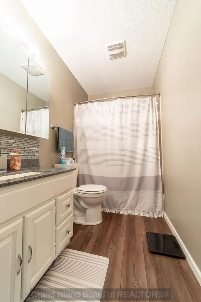 2120 w 11th st b 2