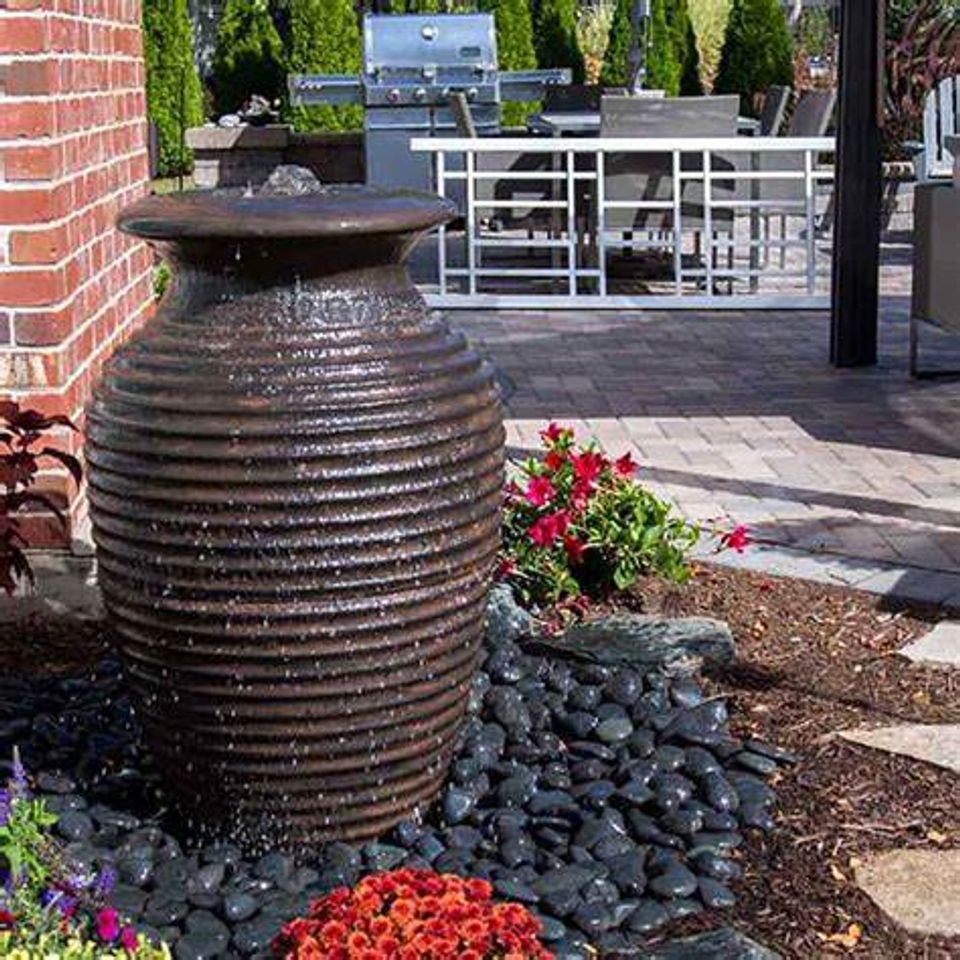 Rippled urn